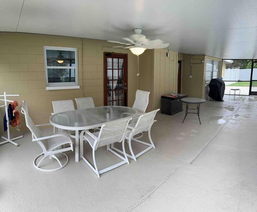 Lake Valrico'S Camelot Court With Heated Pool & Access To Private Lake Εξωτερικό φωτογραφία