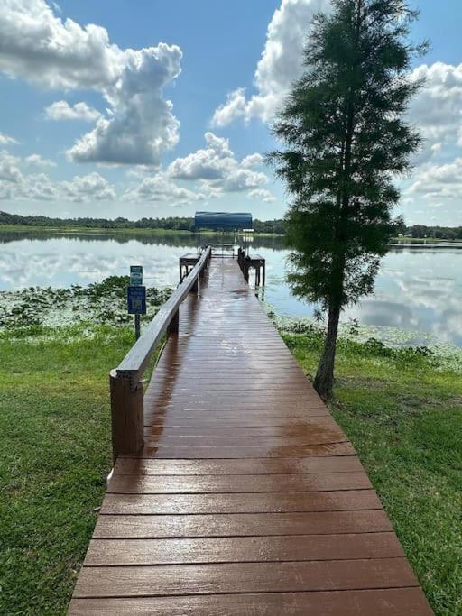 Lake Valrico'S Camelot Court With Heated Pool & Access To Private Lake Εξωτερικό φωτογραφία